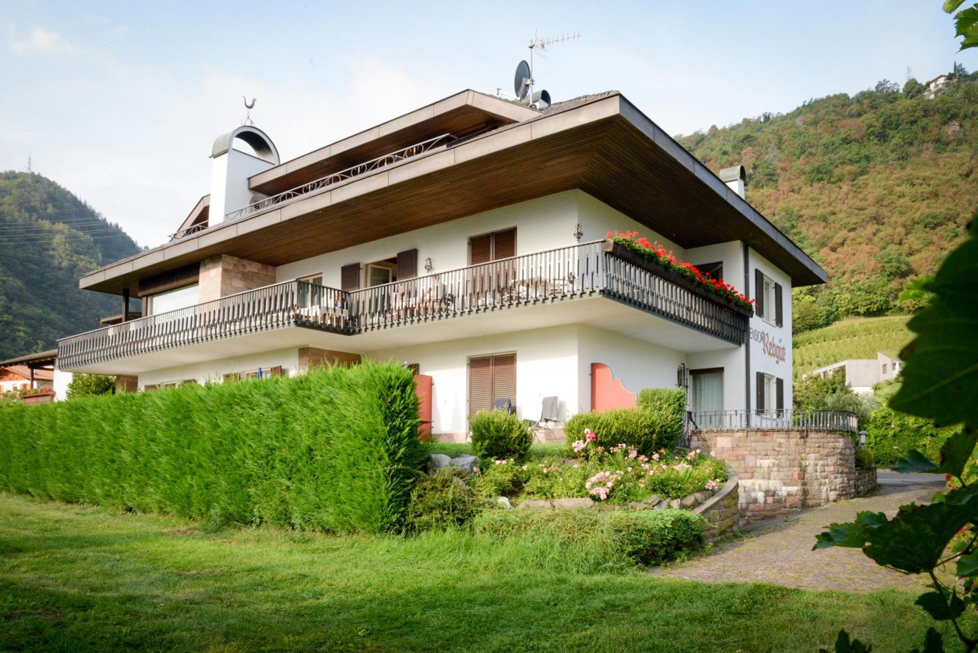 Pension Rebgut Bed & Breakfast Лана Екстериор снимка