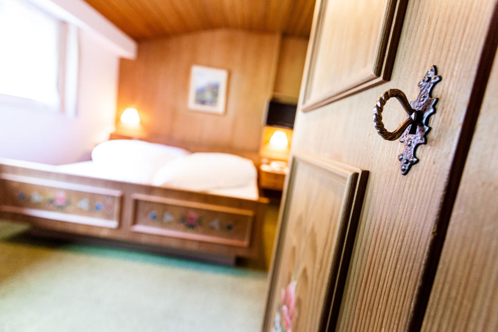 Pension Rebgut Bed & Breakfast Лана Стая снимка