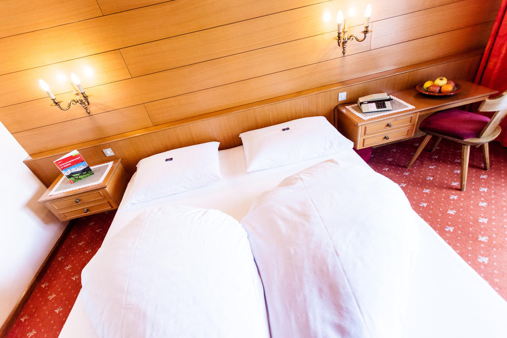 Pension Rebgut Bed & Breakfast Лана Стая снимка